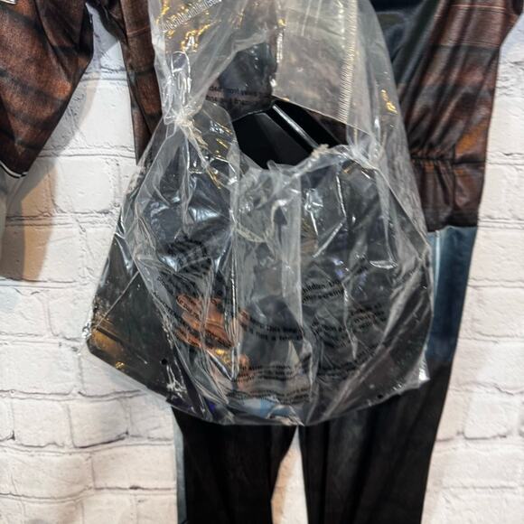 Star Wars Mandalorian Boy's Halloween Costume - Picture 5 of 5